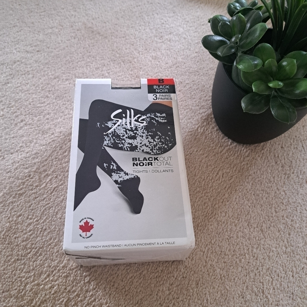 Silks 3 Pack Blackout Tights New!
